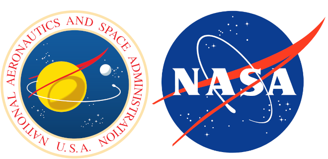 Zwei Logos der NASA nebeneinander. Links ist das offizielle Siegel der Behörde. Es besteht aus einer gelben und weißen Kugel, die einen Planeten und Mond repräsentieren; einem blauen Hintergrund mit weißen Punkten, die das Weltall mit Sternen symbolisieren; und einem roten Winkel, der für Luftfahrt steht. Eine weiße Kurve um die gelbe Kugel steht für Raumfahrt. Rechts ist das für die Außendarstellung genutzte Logo. Es besteht nur aus dem blauen Hintergrund mit weißen Punkten, der weißen Kurve, dem roten Winkel sowie dem Schriftzug NASA.